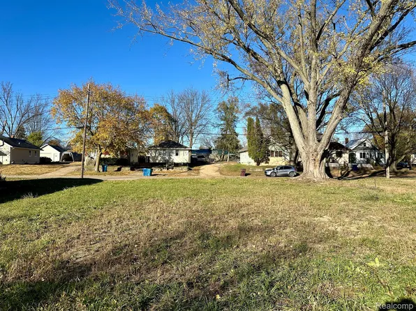 47 Alden Ave W, Battle Creek, MI 49014