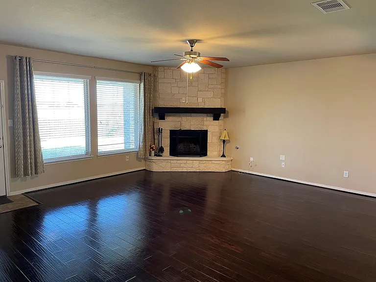 9111 Turnbull Ln — Photo 4