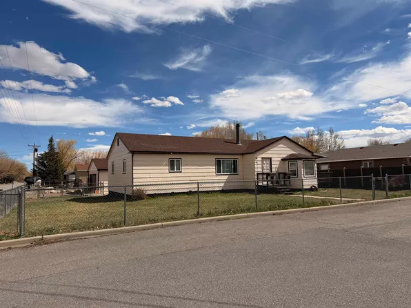 36 Hawthorne, Mountain View, WY 82939