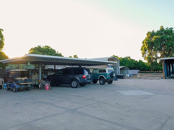 4th image of 15068 Avenue 256