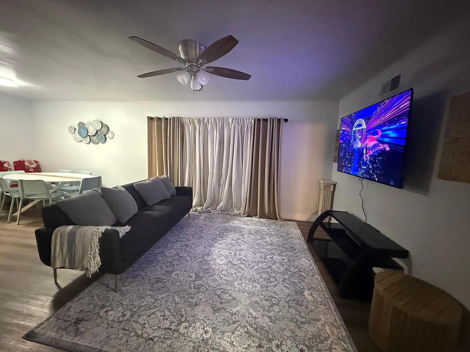 3 bed, 1225 sqft, $4,800 — Photo 2