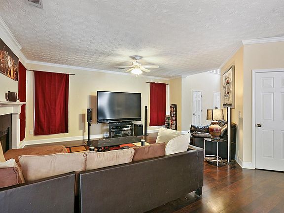 3rd image of 771 Ashley Glen Ln