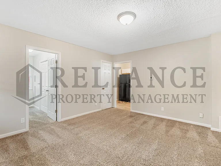 726 S Bonn St — Photo 6