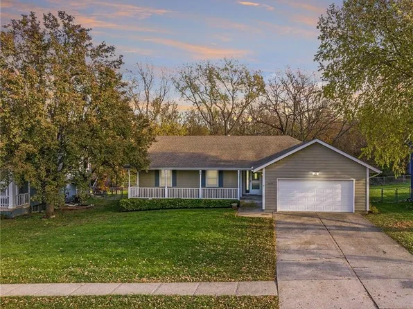 1657 SE 5th St, Lees Summit, MO 64063