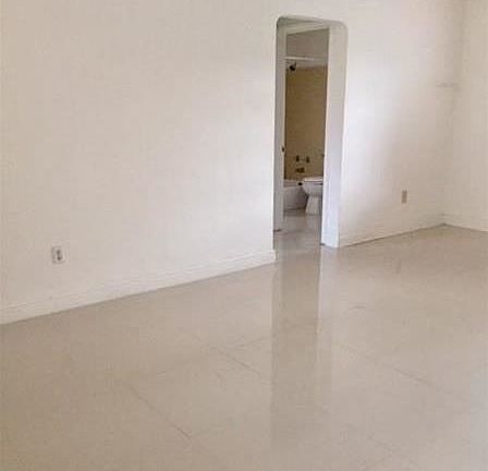 4th image of 105 Calabria Ave