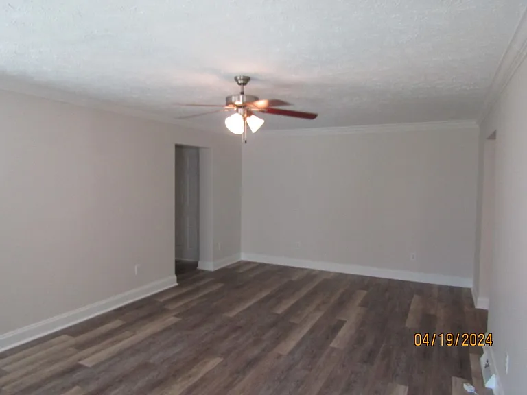 2130-HWY 111th — Photo 10