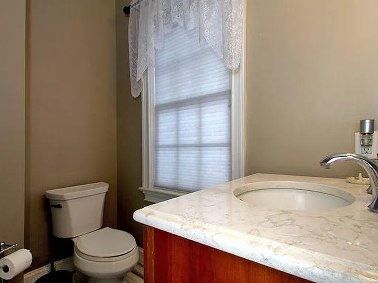 403 Adams St #4 — Photo 7