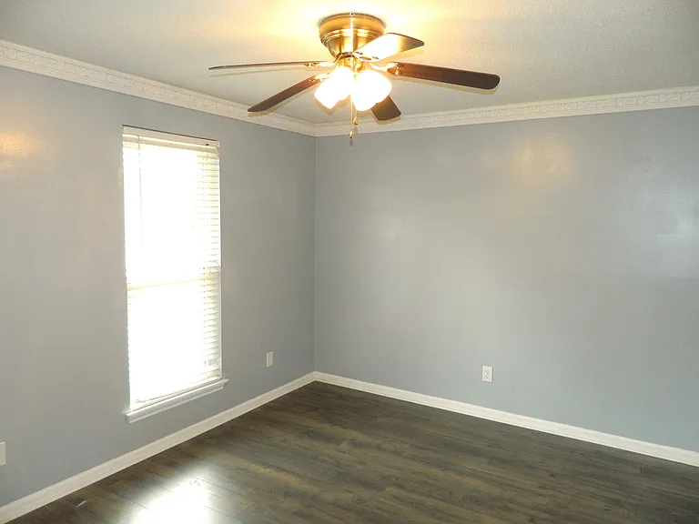 230 Ronstadt Dr — Photo 17