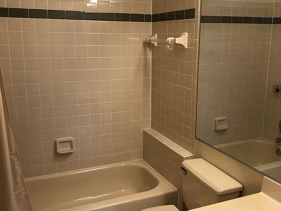 5th image of 5909 Barbados Pl APT 202