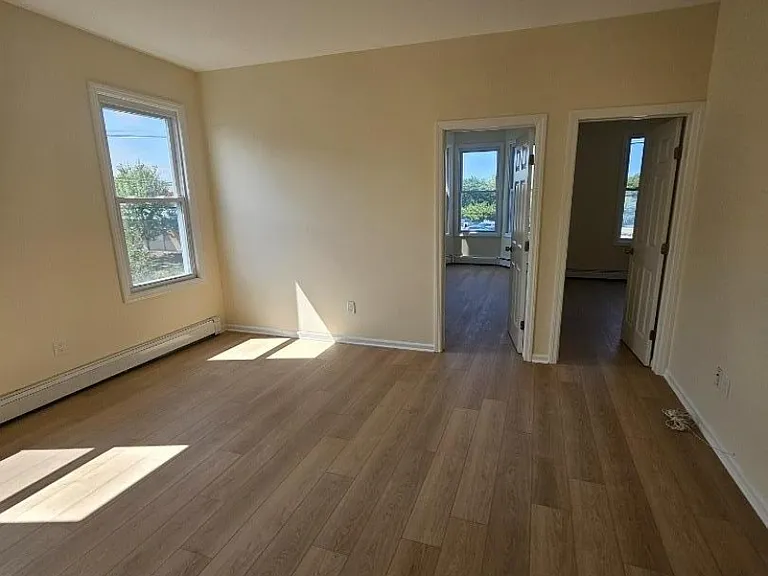 372 Bergen St — Photo 4
