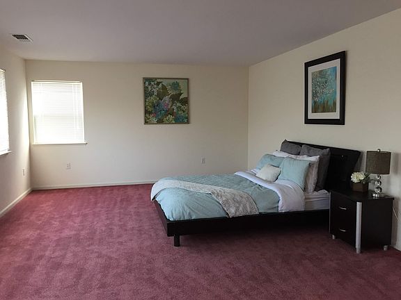 5th image of 879 Meadow View Dr