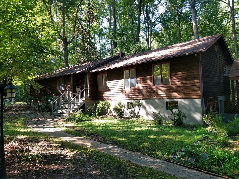 1st image of 105 Idaho Cir