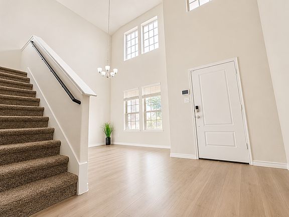 3rd image of 4153 Agatha Ln