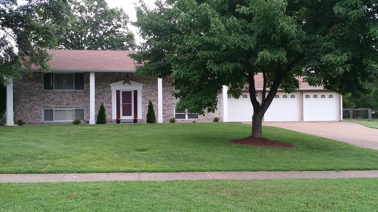 7326 Terri Robyn Dr photo 1