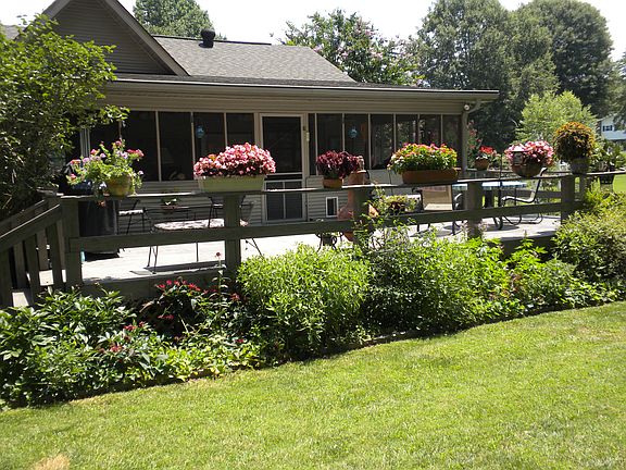 2nd image of 7827 Parkshore Cir