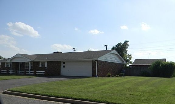 3rd image of 1522 Crestview Dr