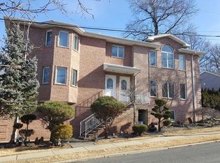 671 Hamilton Ave, Ridgefield, NJ 07657