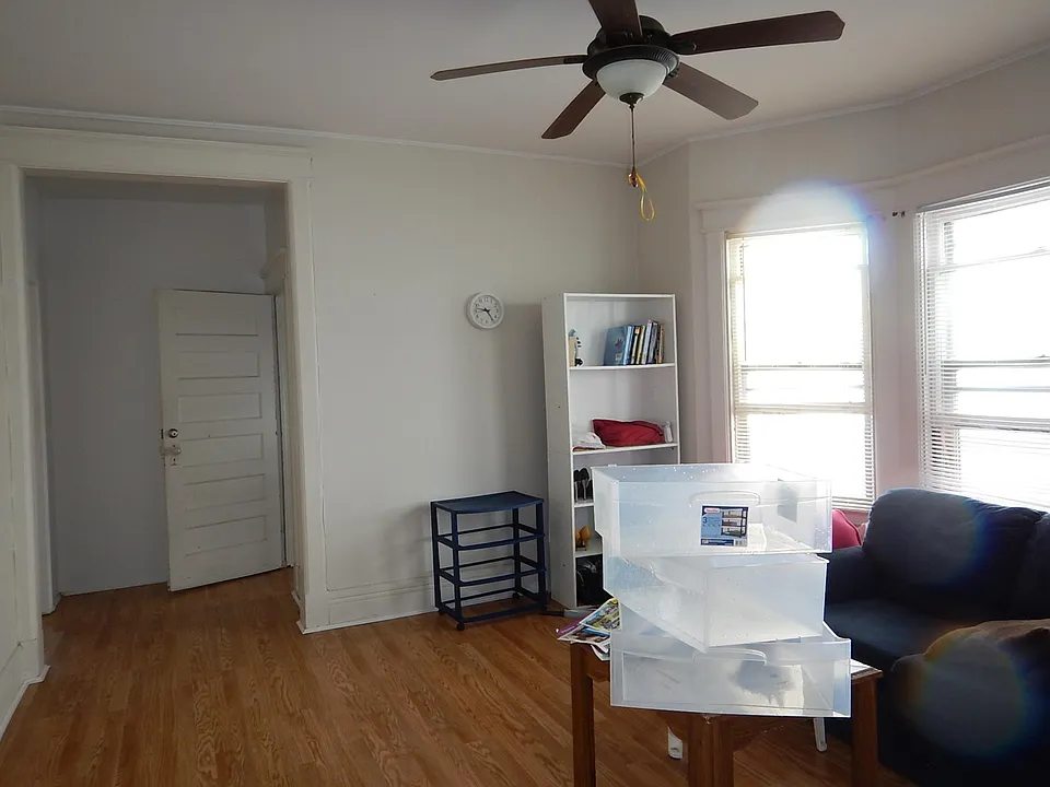 274 Manning Blvd #2