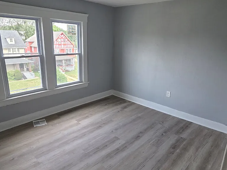 1477 E 106th St #2 — Photo 21