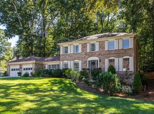 1439 Bunky Ln, Dunwoody, GA 30338