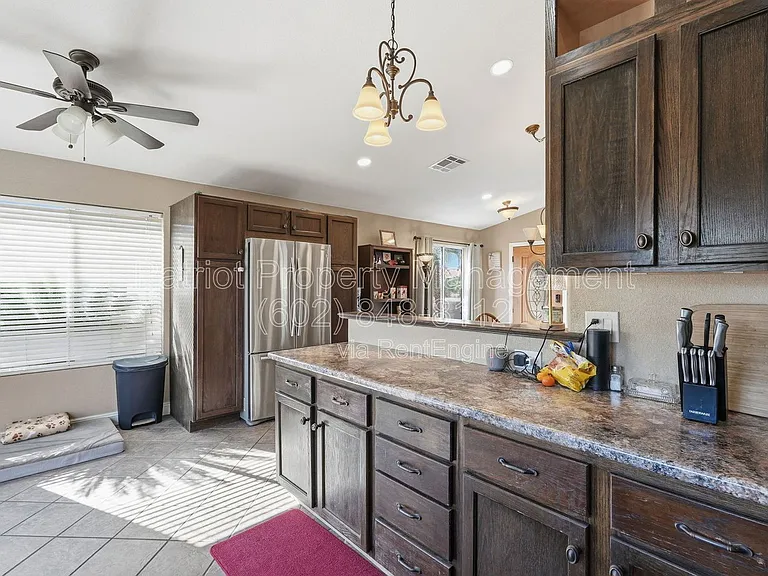 8629 W Echo Ln — Photo 14