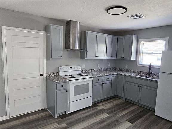 4th image of 501 N Austin Ave