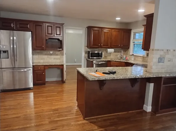 1312 Corona Dr, Lexington, KY 40514