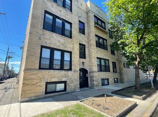 2349 W Grace St #3, Chicago, IL 60618