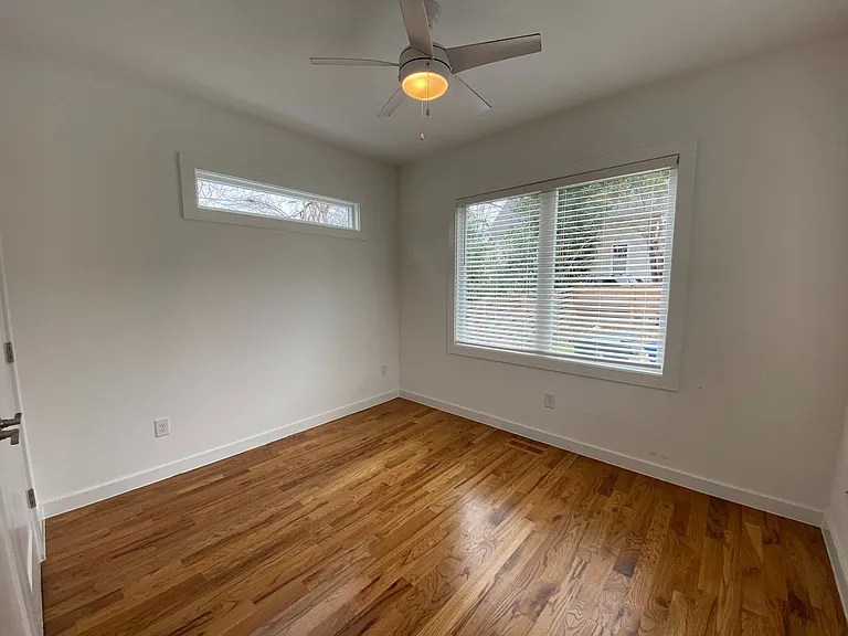 218 Heck St — Photo 16