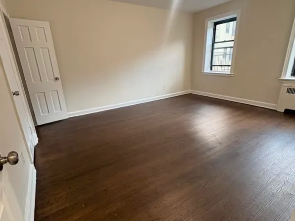 25-26 Van Velsor Pl #2L, Newark, NJ 07112