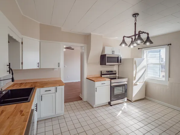 1620 14th Ave SE, Cedar Rapids, IA 52401