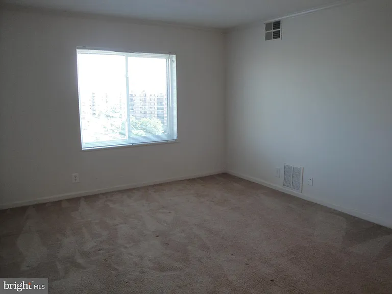 8370 Greensboro Dr #1019 — Photo 18