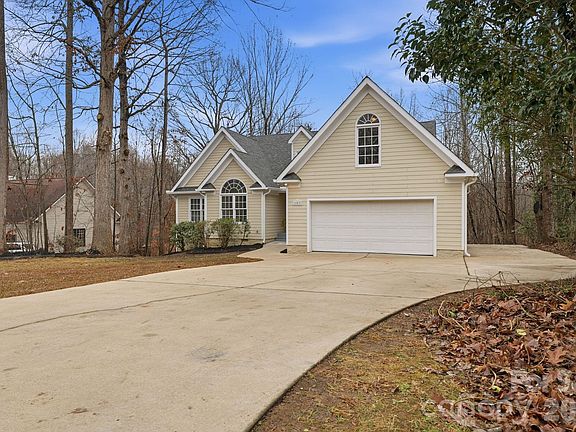 2nd image of 157 Byers Rd