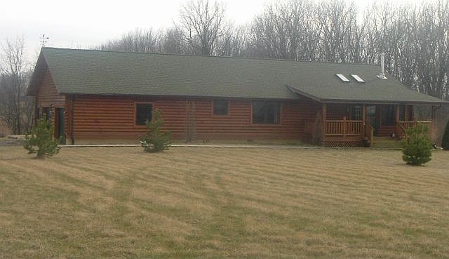 3 Bedroom 2 Bath Log Home
