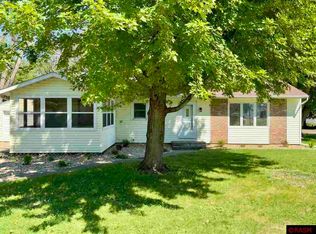 201 3rd Ave, Freeborn, MN 56032