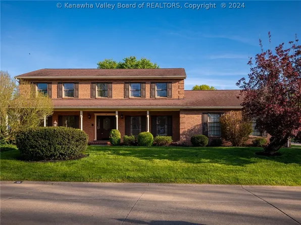 39 Greenbrier Ave, Hurricane, WV 25526