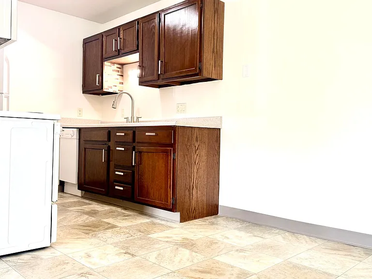 Elkhorn Village Apartments | 1 & 2 Bedroom Apartments in Elkhorn, WI Heat Included — Photo 71