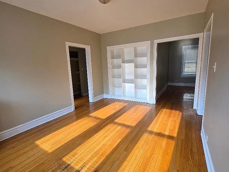 2057 W Jarvis Ave #25 — Photo 1