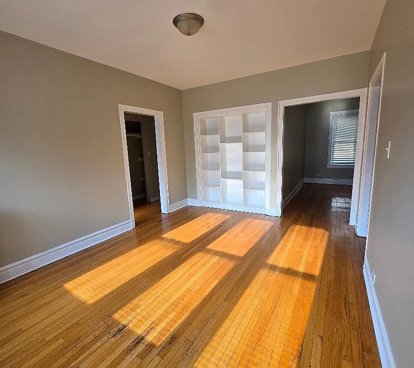 2057 W Jarvis Ave #25