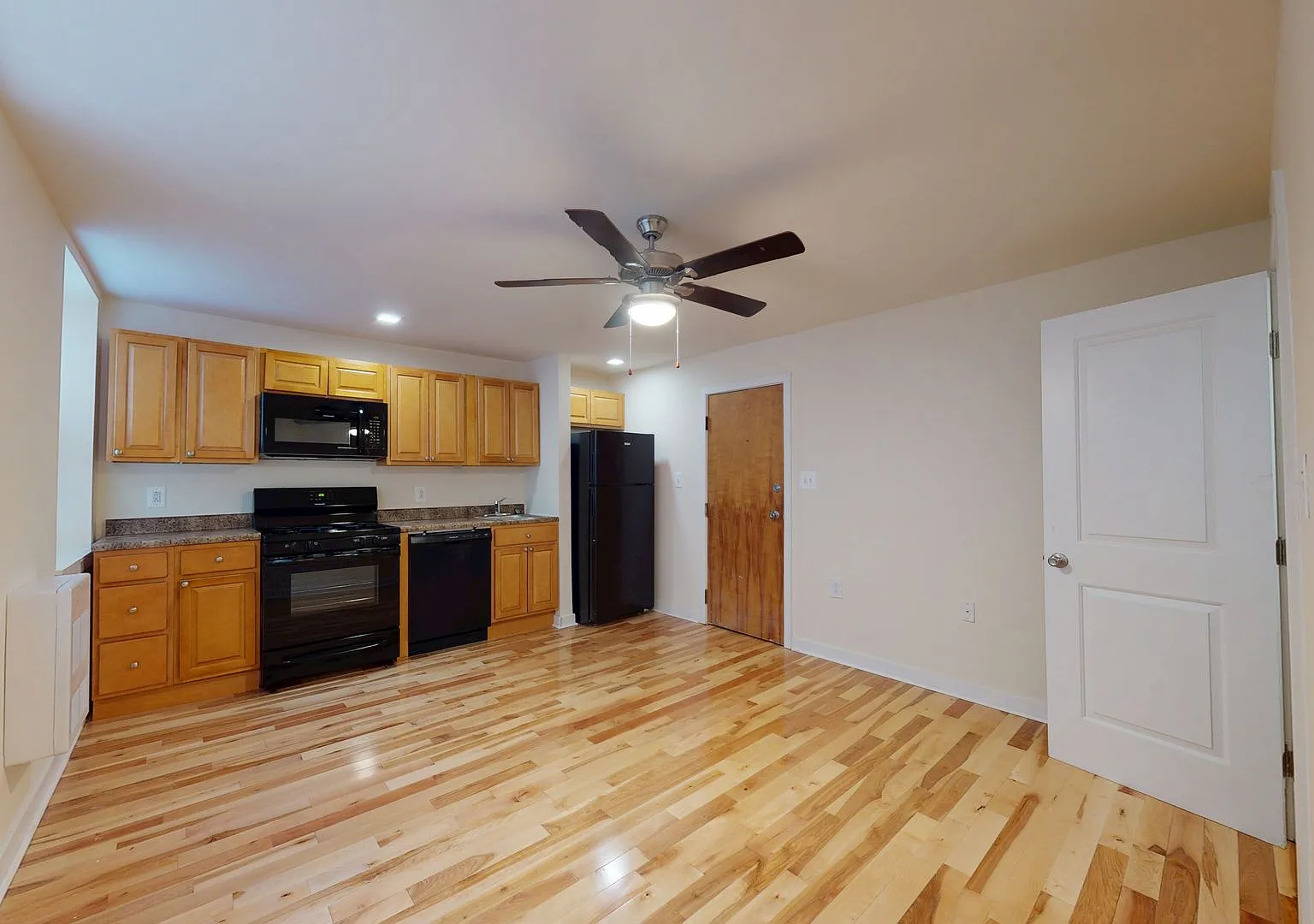 Sherwood Court Apartments — Photo 1