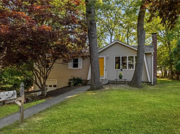 35 Terra Marr Dr, West Warwick, RI 02893