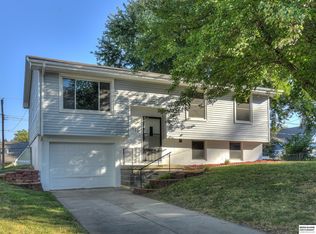 8810 Sprague Cir, Omaha, NE 68134