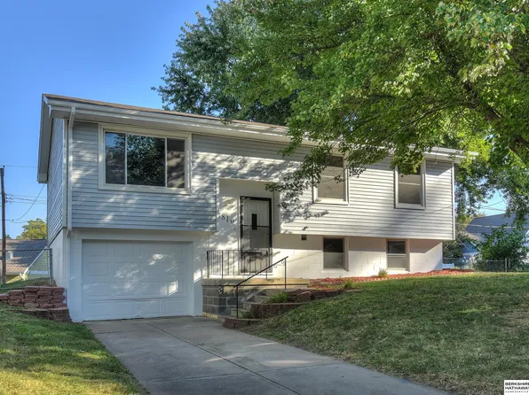 8810 Sprague Cir, Omaha, NE 68134