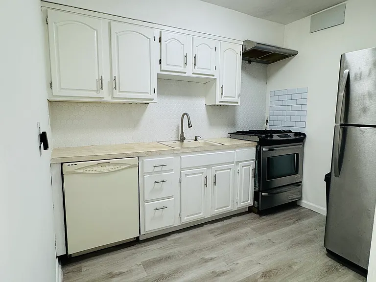 200-14 32nd Ave #2F — Photo 1