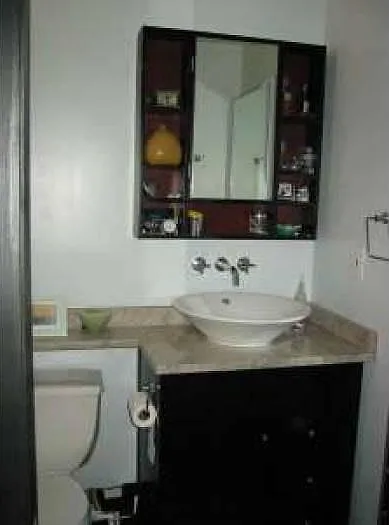 Bathroom w/ Vessel sink