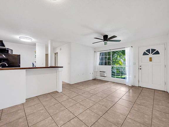 5th image of 160 Keonekai Rd APT 12-106