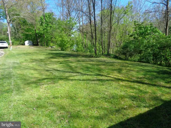 1490 S Browns Dam Dr, New Oxford, PA 17350