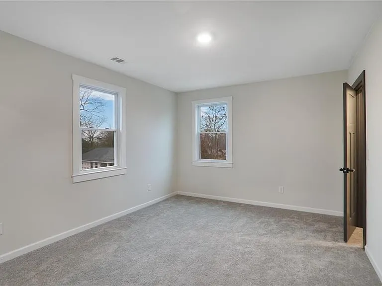190 Adair Ave SE — Photo 26