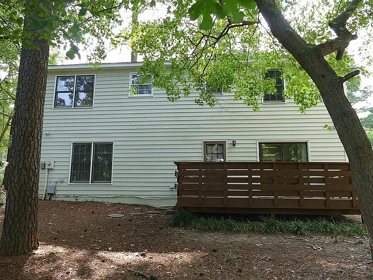321 Rosehaven Dr — Photo 17