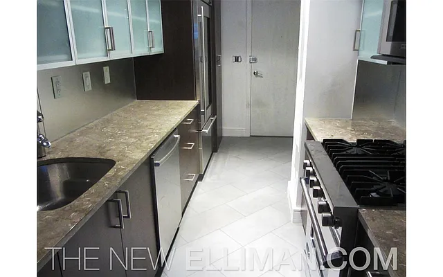 Rented by Douglas Elliman | media 14